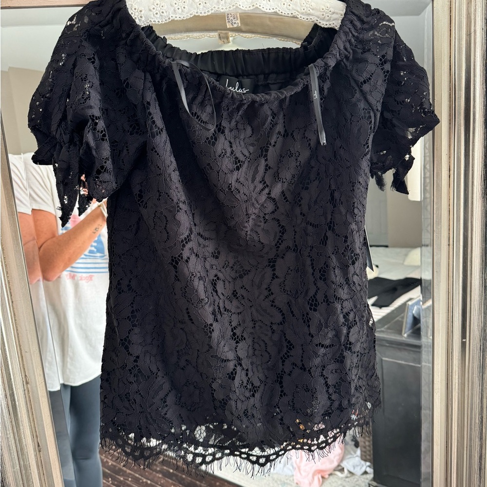 Lulus black lace off the shoulder shirt